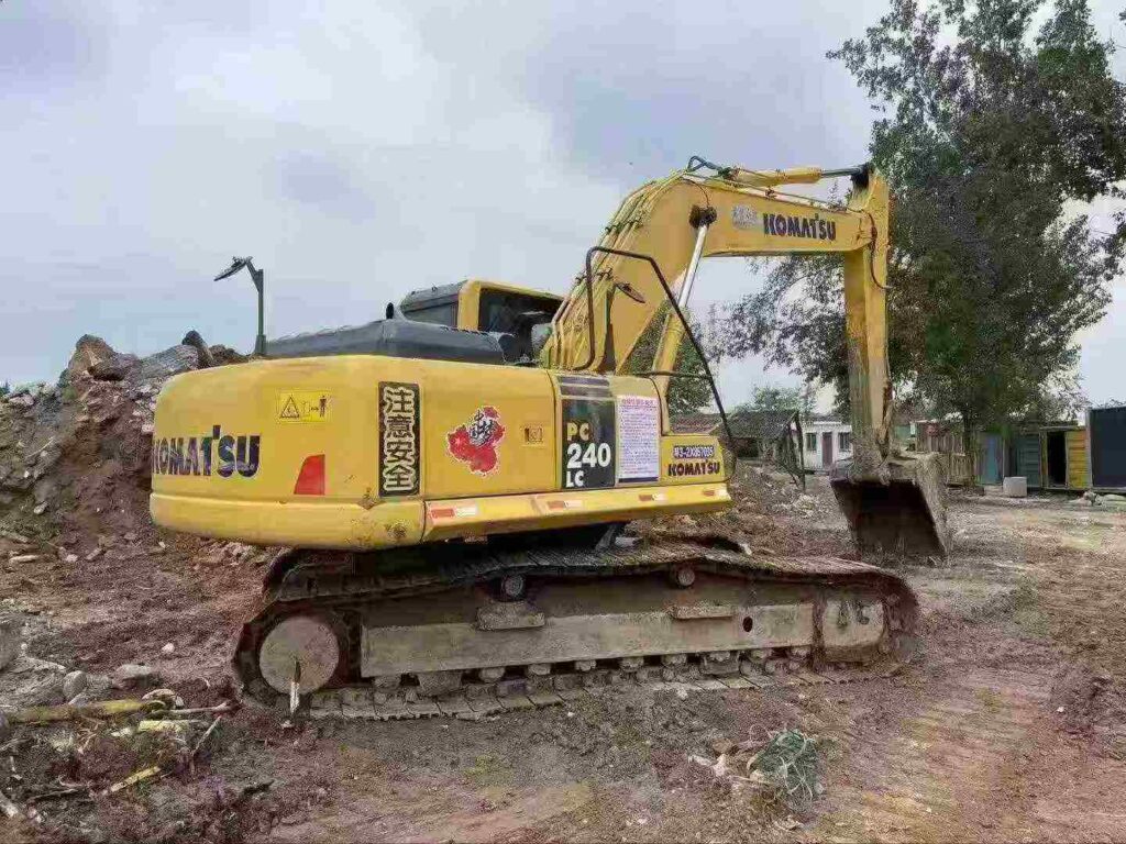 KOMATSU PC240MO used excavator photo 3