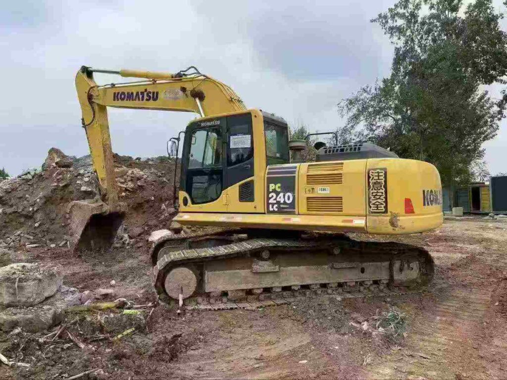 KOMATSU PC240MO used excavator photo 4