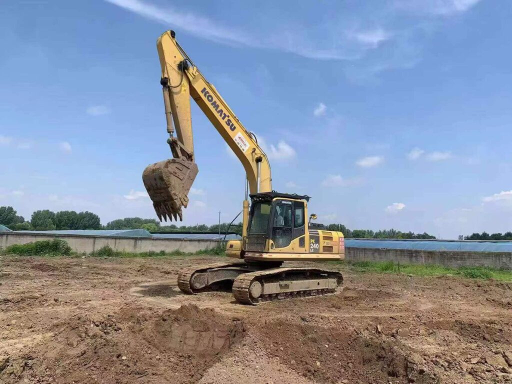 KOMATSU PC240MO used excavator photo 1