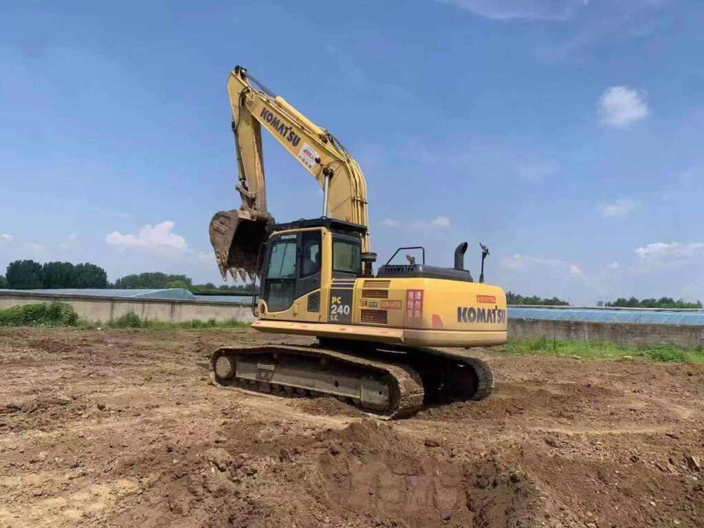 KOMATSU PC240MO used excavator photo 2