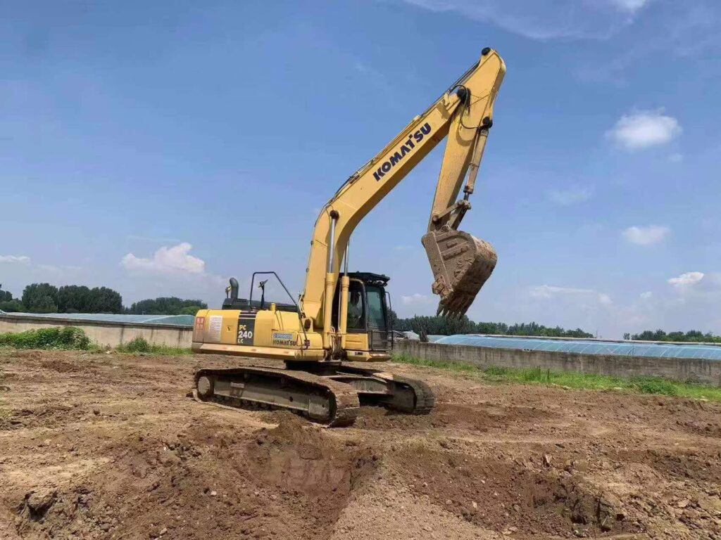 KOMATSU PC240MO used excavator photo 3