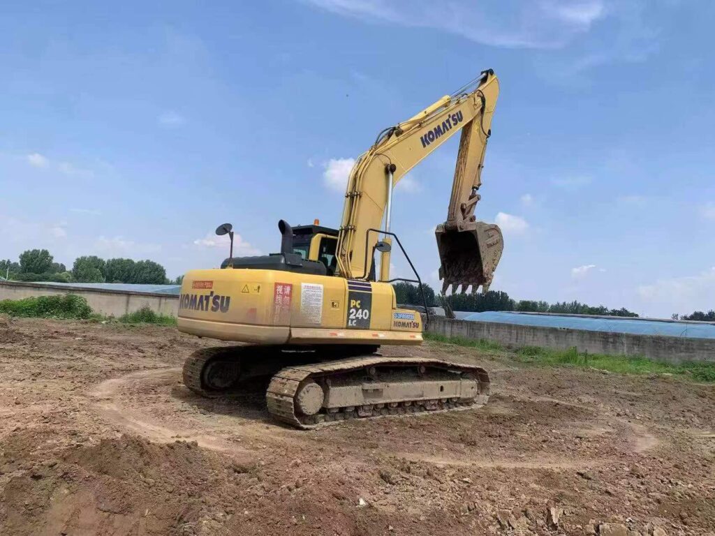 KOMATSU PC240MO used excavator photo 4