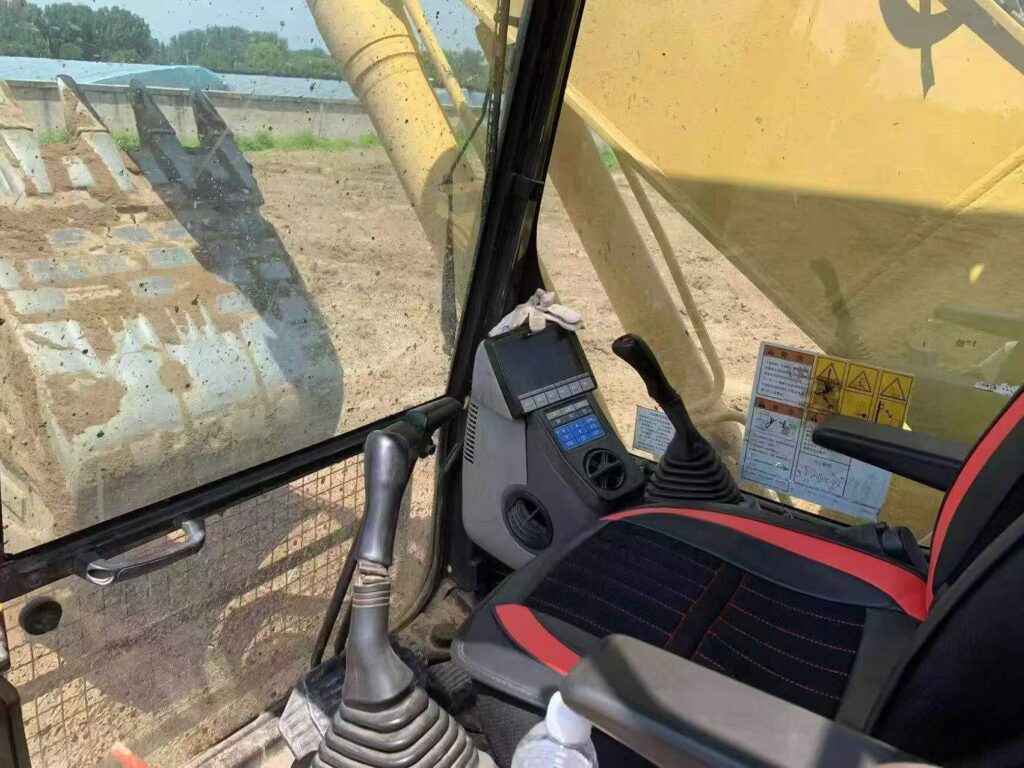 KOMATSU PC240MO used excavator photo 6