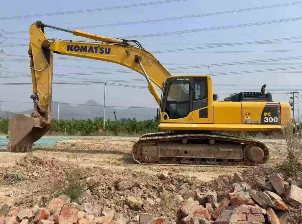 KOMATSU PC300-8MO used excavator photo 1