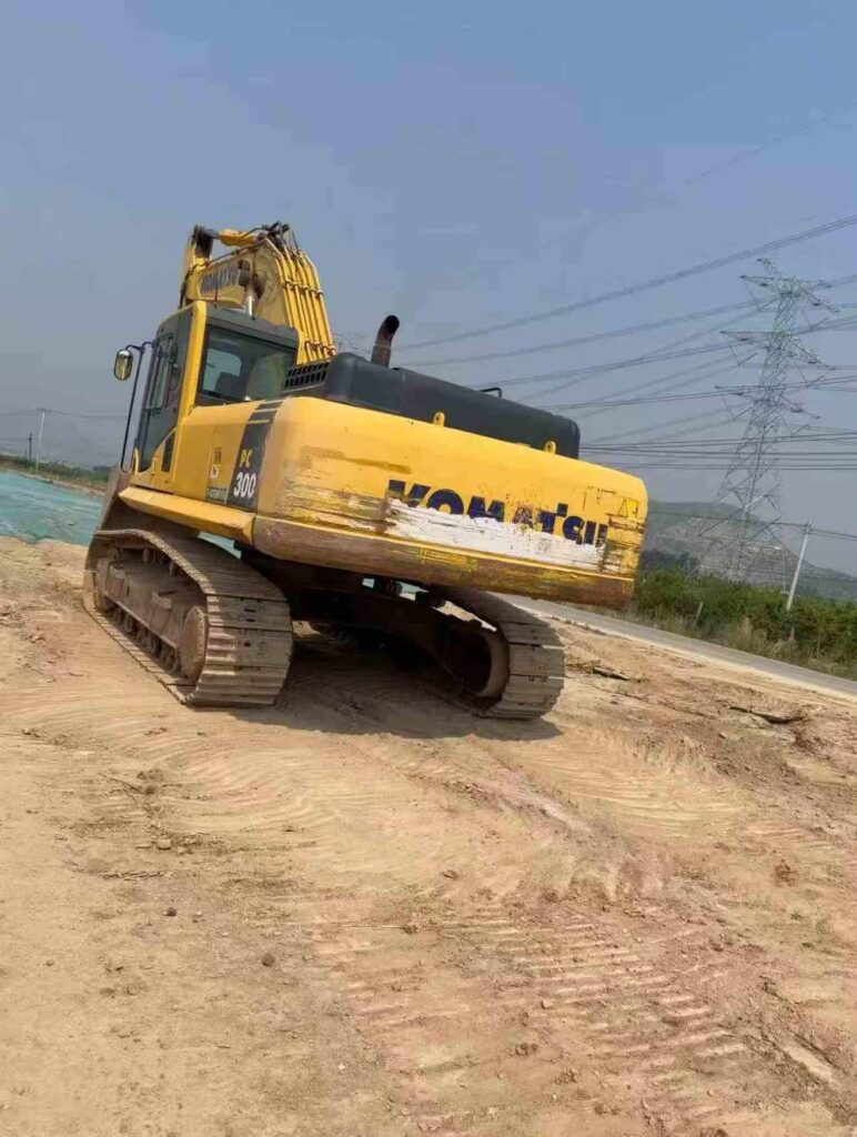 KOMATSU PC300-8MO used excavator photo 2