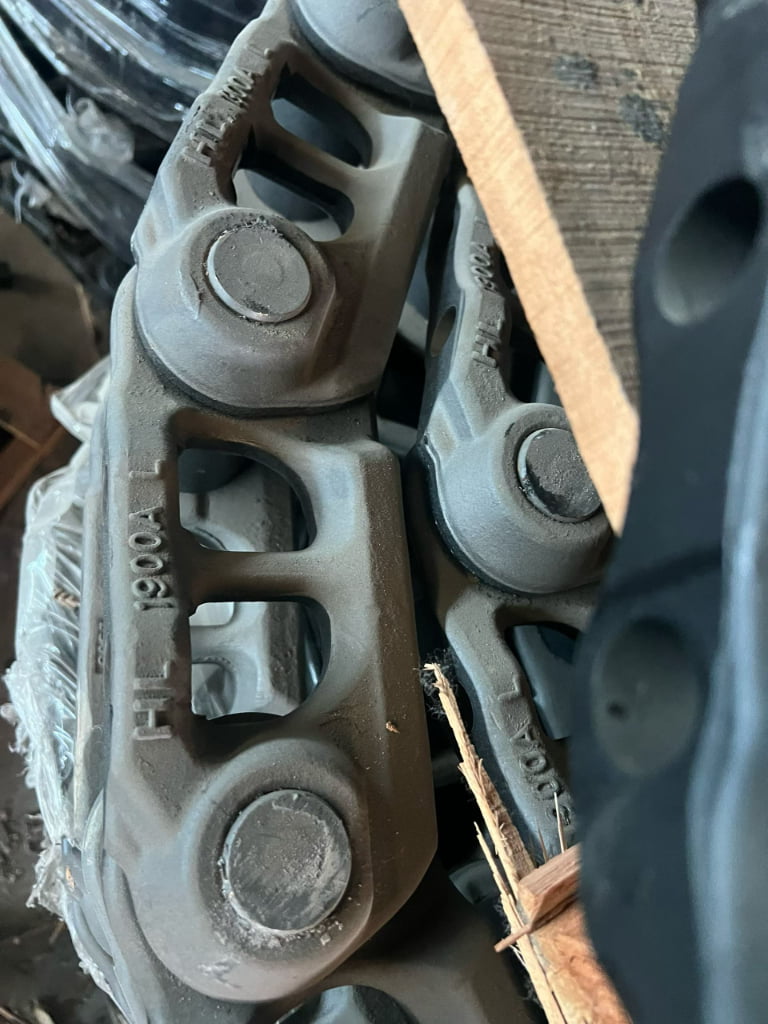 KOMATSU, VOLVO, DOOSAN Track Chain Assembly spare parts photo 1