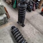 LIUGONG 920, LIUGONG 922, LIUGONG 925 Idler and Recoil Spring Assembly spare parts photo 2