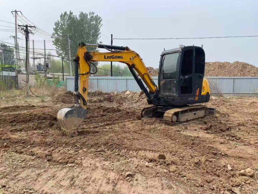 LIUGONG LG45E used excavator photo 1