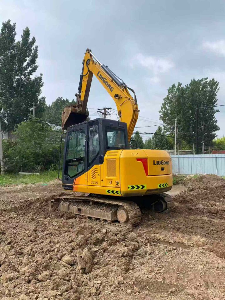 LIUGONG LG80E used excavator photo 1