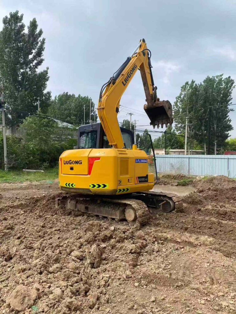 LIUGONG LG80E used excavator photo 5