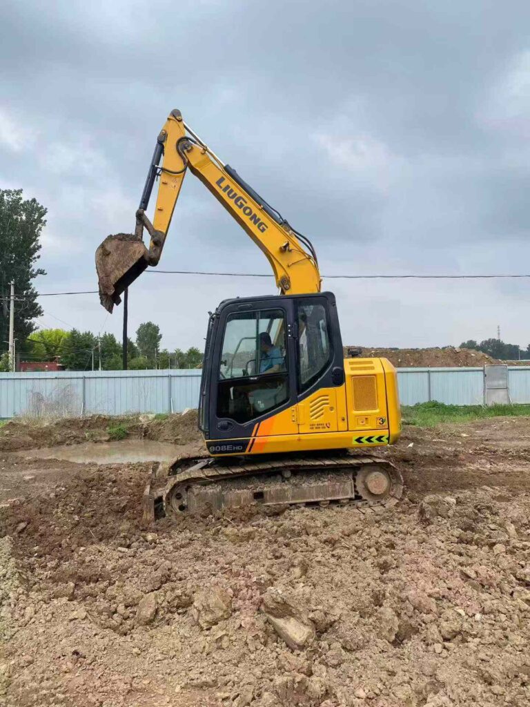 LIUGONG LG80E used excavator photo 6