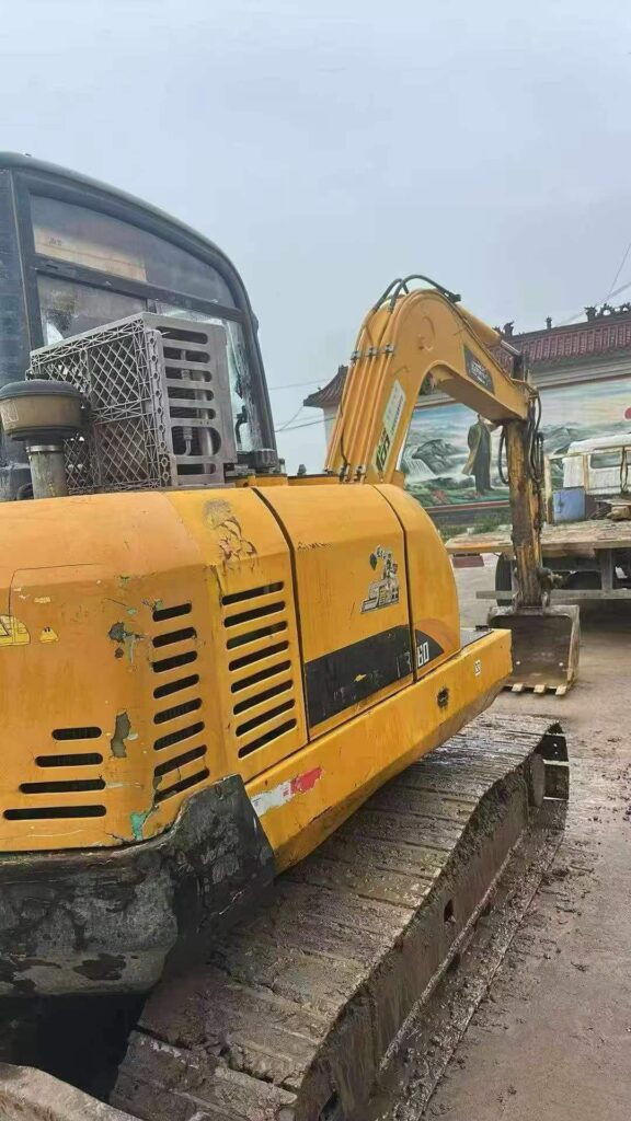LOVOL 60 used excavator photo 3