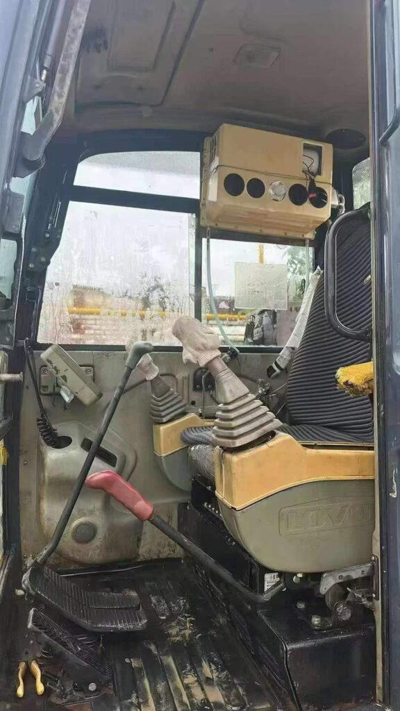 LOVOL 60 used excavator photo 8