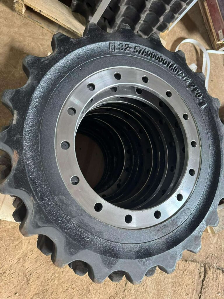 LOVOL 80, LOVOL 215, LOVOL 370 Drive Sprocket / Drive Gear spare parts photo 2