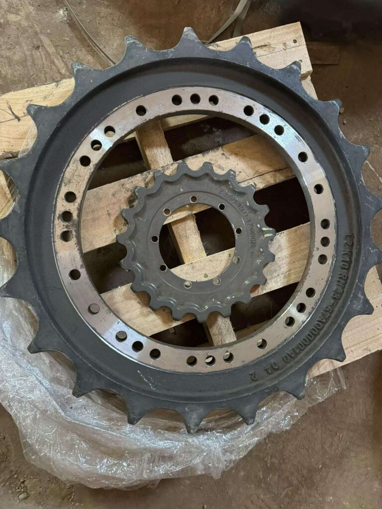 LOVOL 80, LOVOL 215, LOVOL 370 Drive Sprocket / Drive Gear spare parts photo 3