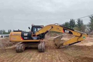 Used CAT 320D2 excavator identity photo for import inspection