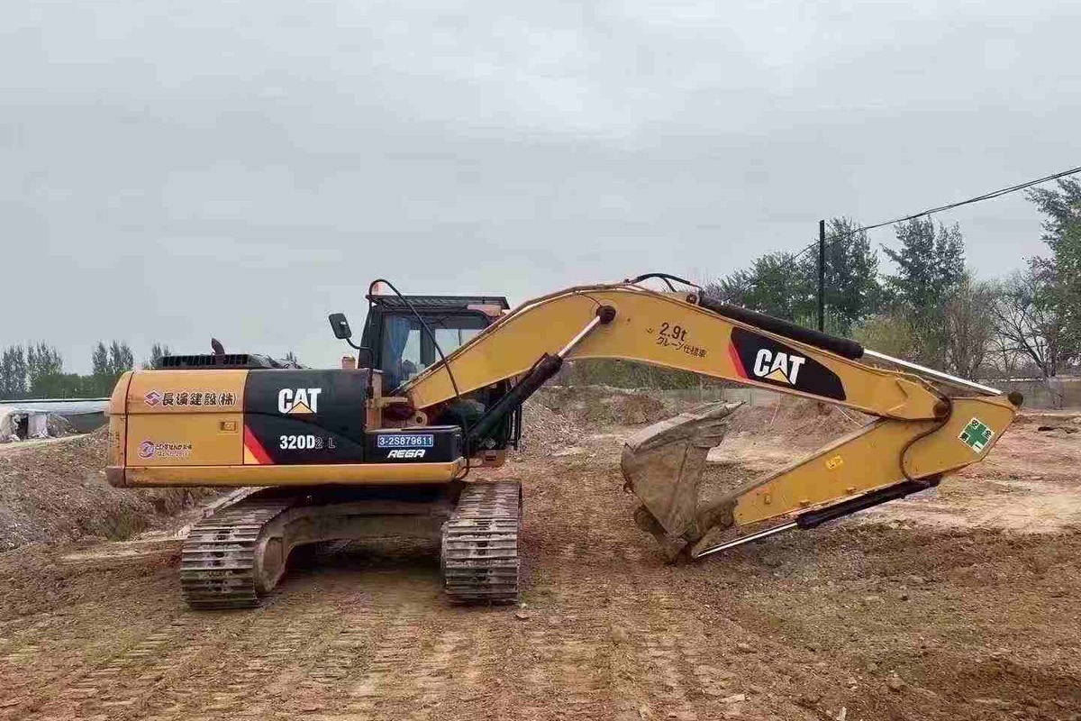 Used CAT 320D2 excavator identity photo for import inspection
