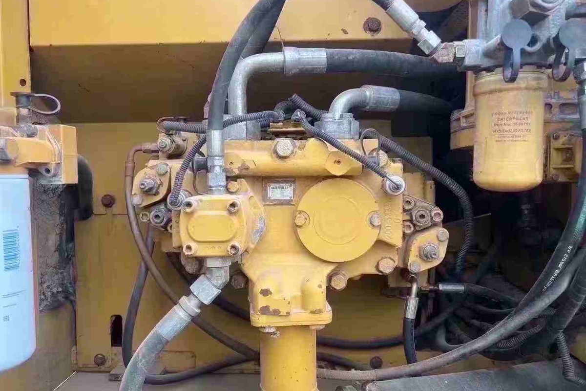 CAT 320D2 inspection angle for used excavator buyers