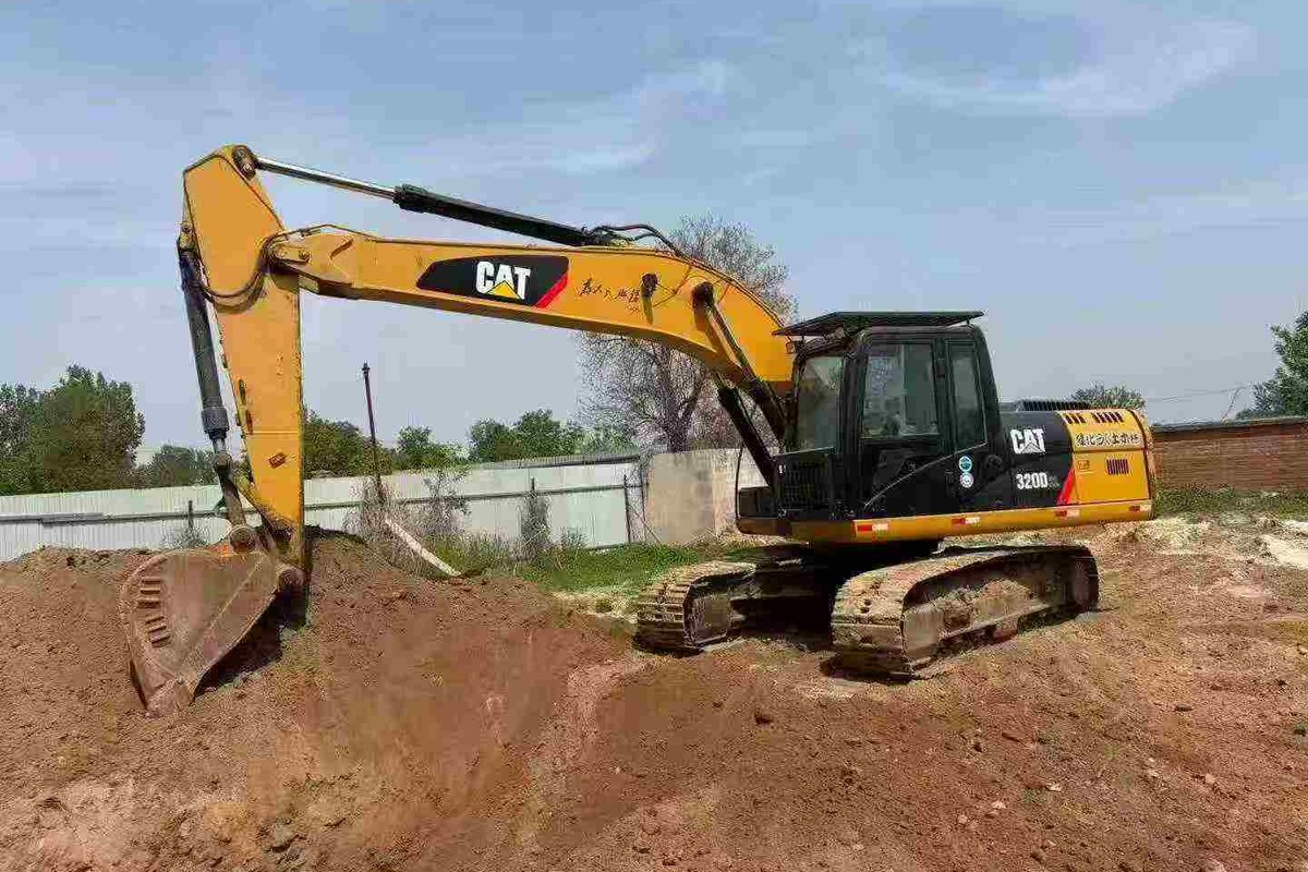 Used CAT 320D2 undercarriage and body review before import
