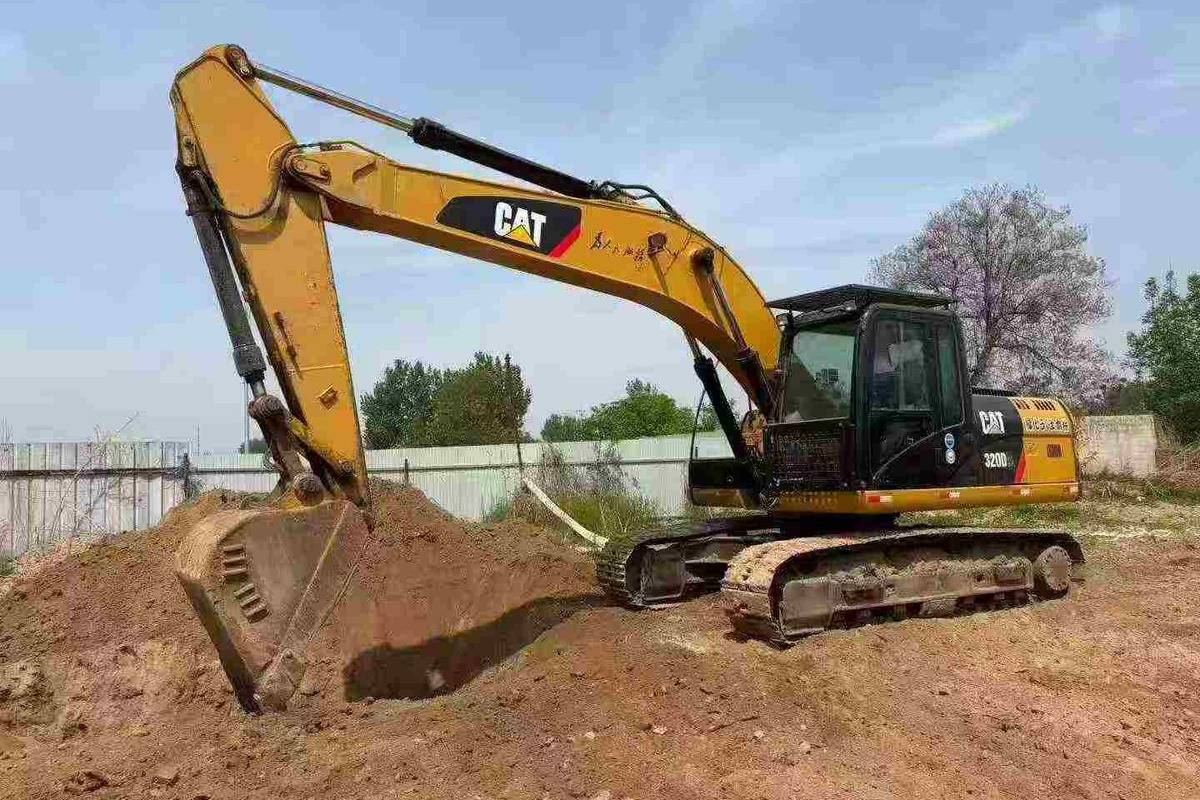 Foto CAT excavator bekas untuk mengecek identitas dan kondisi
