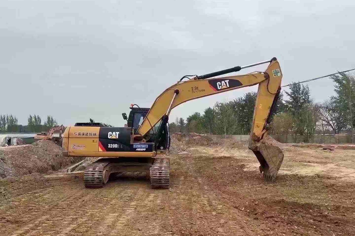 CAT 320D2 used excavator product record photo for buyer identity comparison