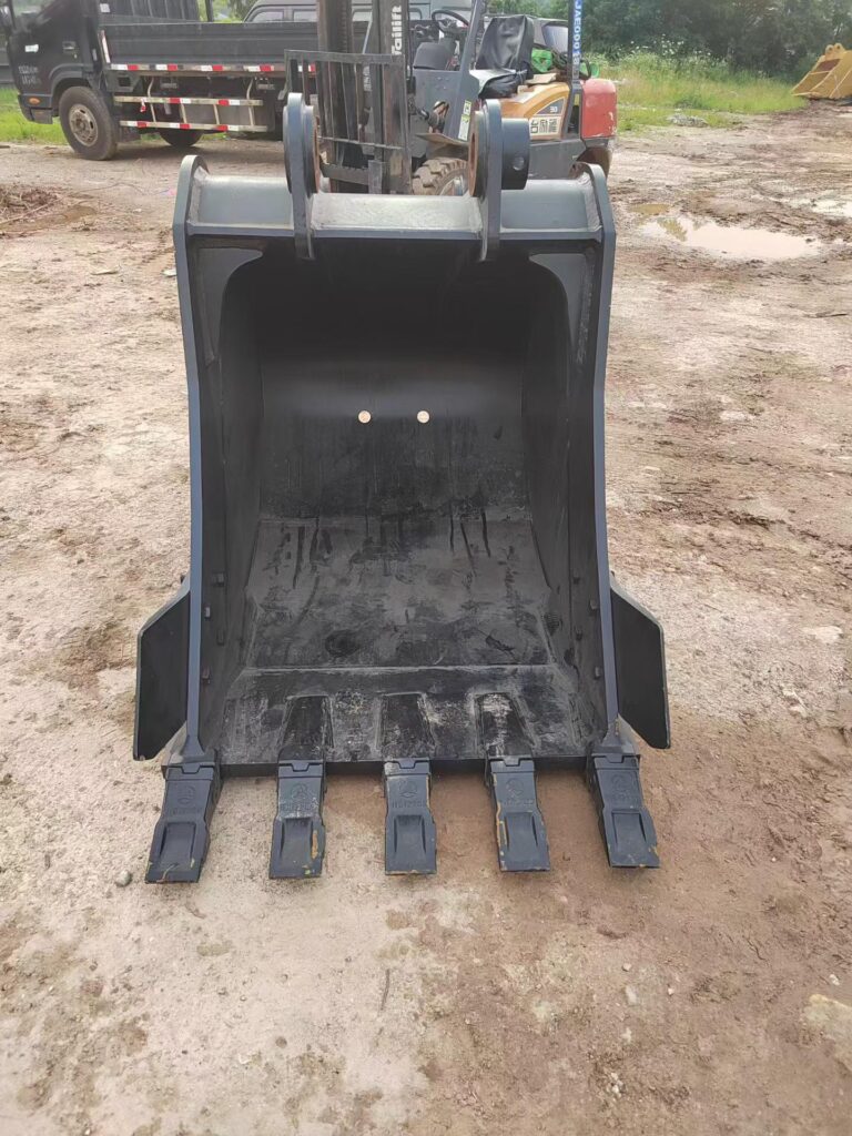 SANY 215PLUS Excavator Bucket spare parts photo 1