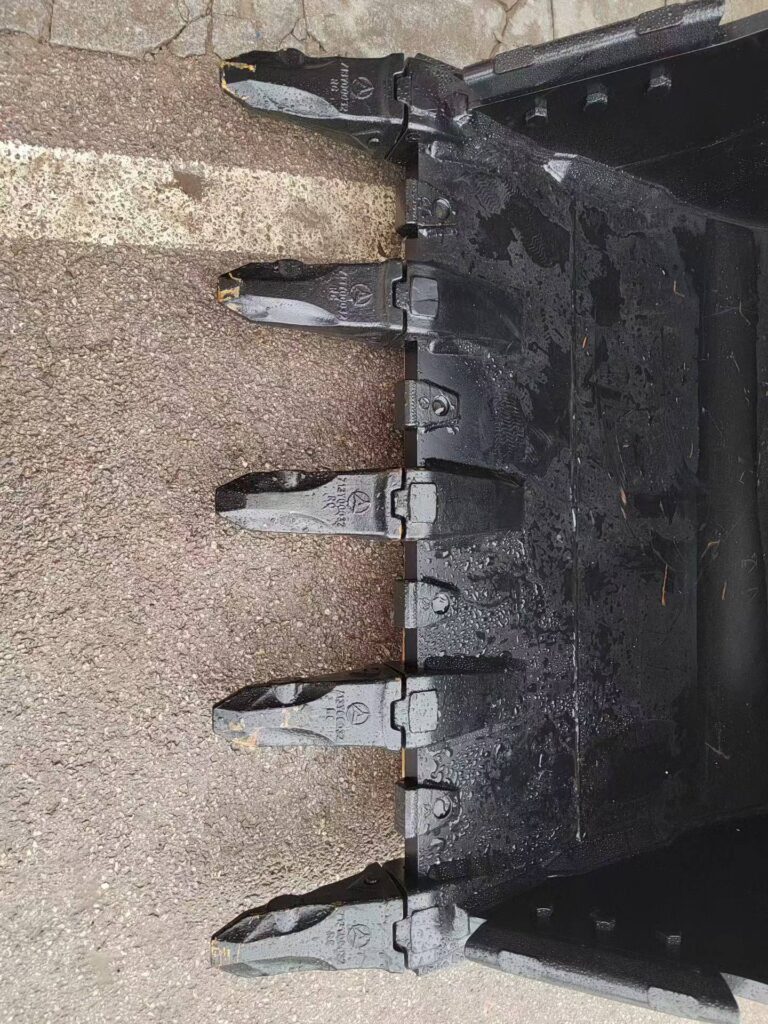 SANY 305H Excavator Bucket spare parts photo 5