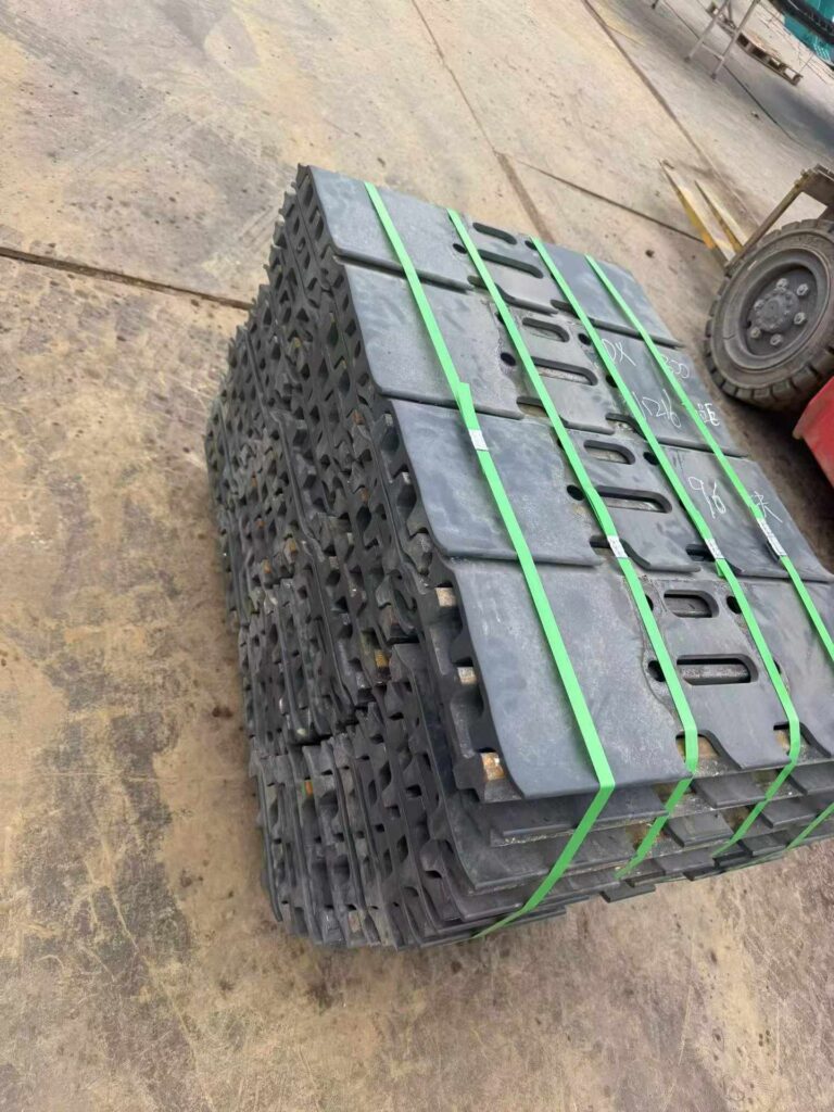 SANY 365, XCMG 335, KOMATSU 360, DOOSAN DX300 Track Roller spare parts photo 3