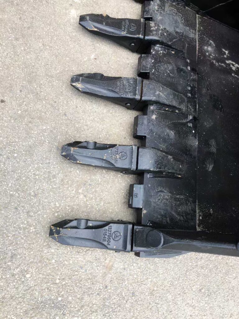 SANY 375 Excavator Bucket spare parts photo 2