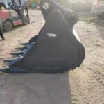 SANY 375, XCMG 380 Bucket Teeth / Cutting Edge spare parts photo 1