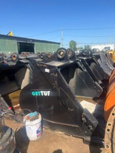 SANY 485, HITACHI 520 Excavator Bucket spare parts photo 1
