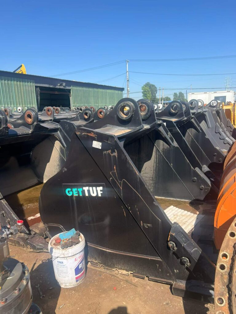 SANY 485, HITACHI 520 Excavator Bucket spare parts photo 1