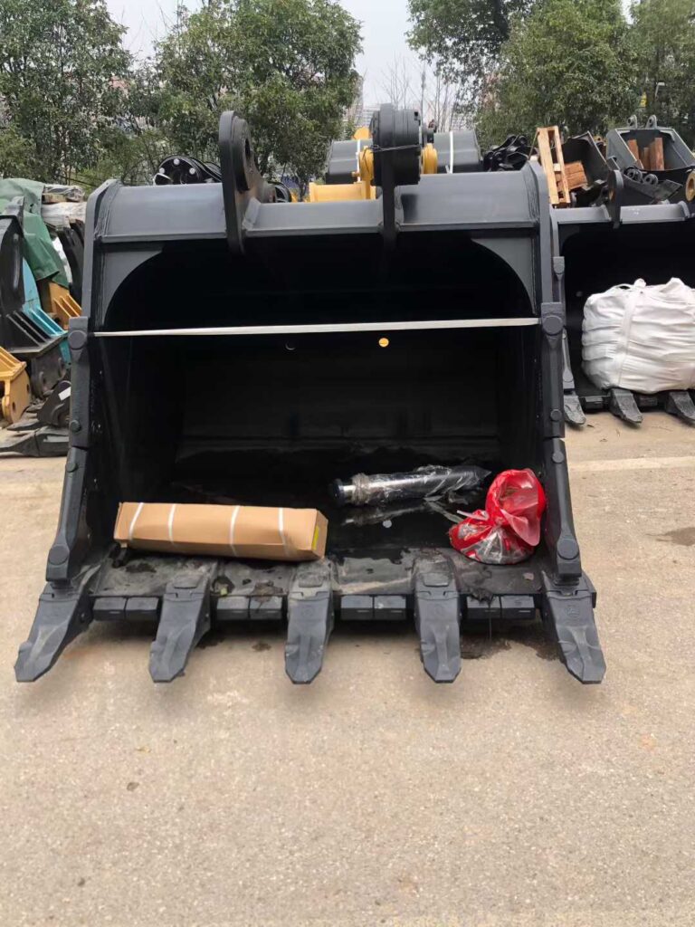 SANY 485, SANY 550 Excavator Bucket spare parts photo 1
