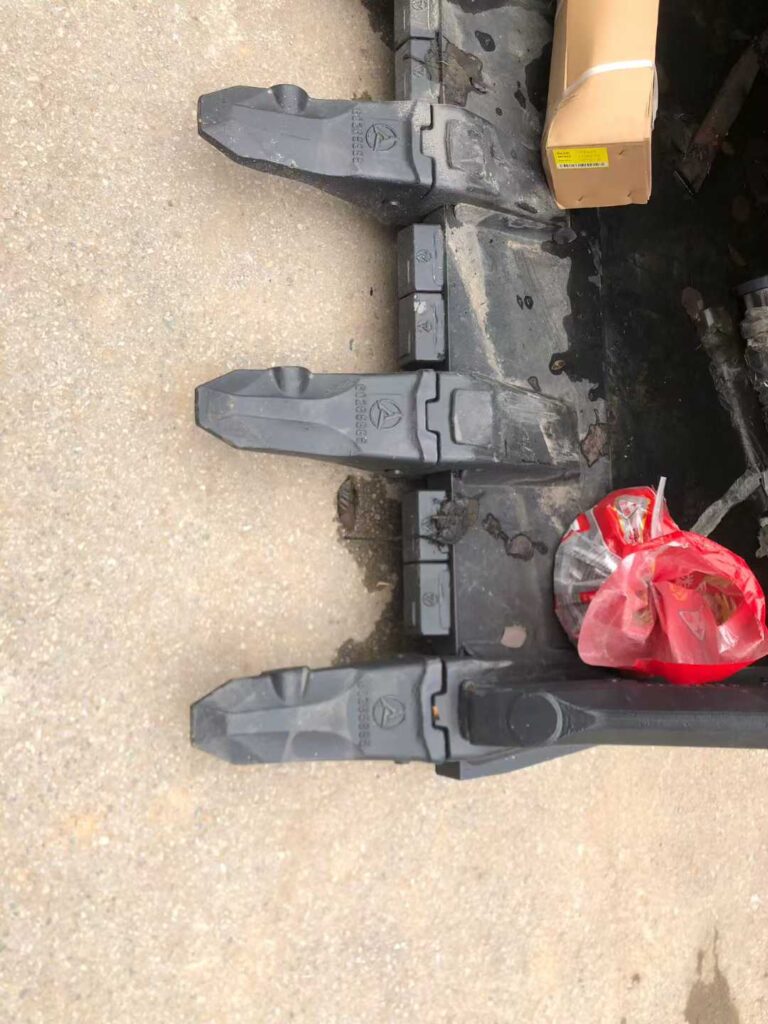 SANY 485, SANY 550 Excavator Bucket spare parts photo 2