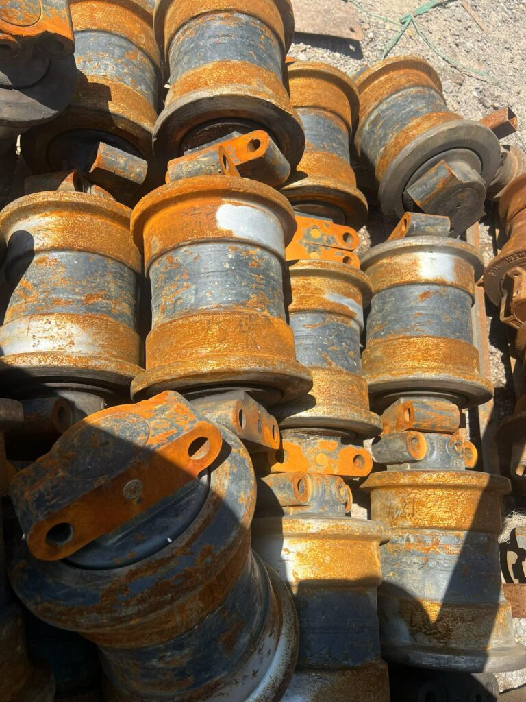 SANY 485, XCMG 490, KOMATSU 450 Track Roller spare parts photo 3