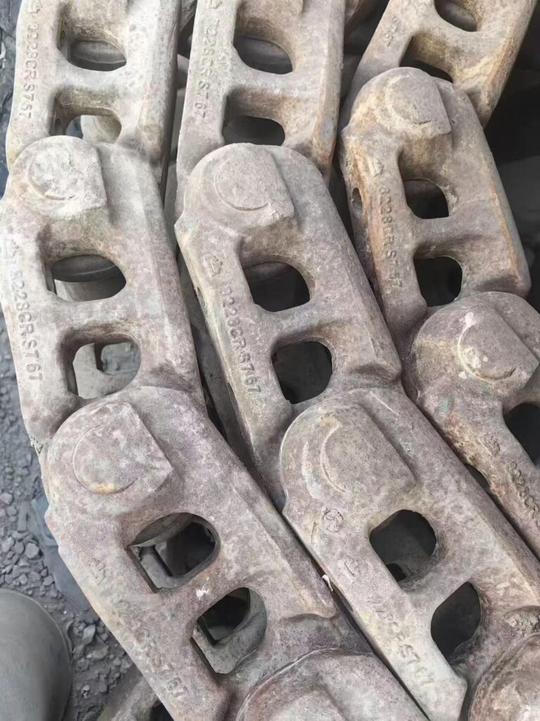 SANY 650, XCMG 650, XCMG 690 Track Chain Assembly spare parts photo 3