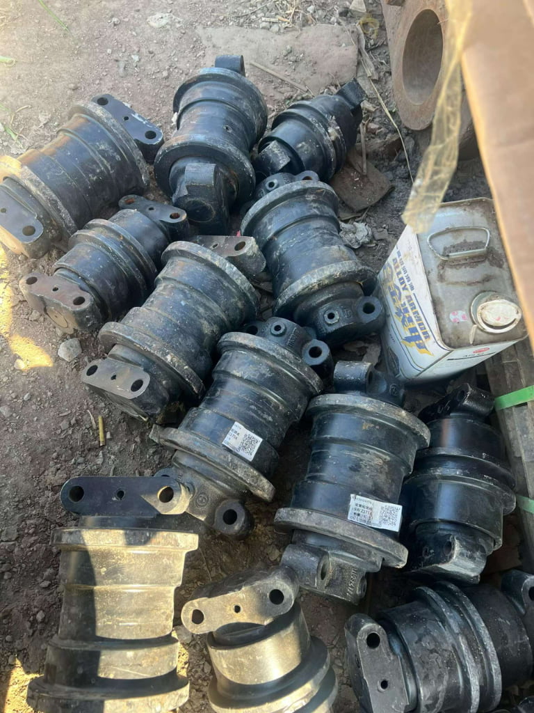 SANY 75, SANY 245 Track Roller spare parts photo 3