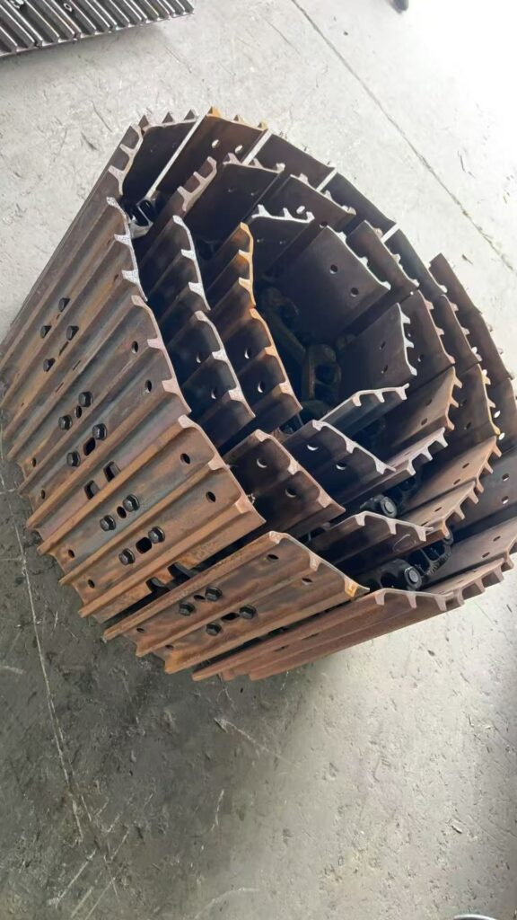 SANY 75 Track Shoe / Track Pad spare parts photo 2