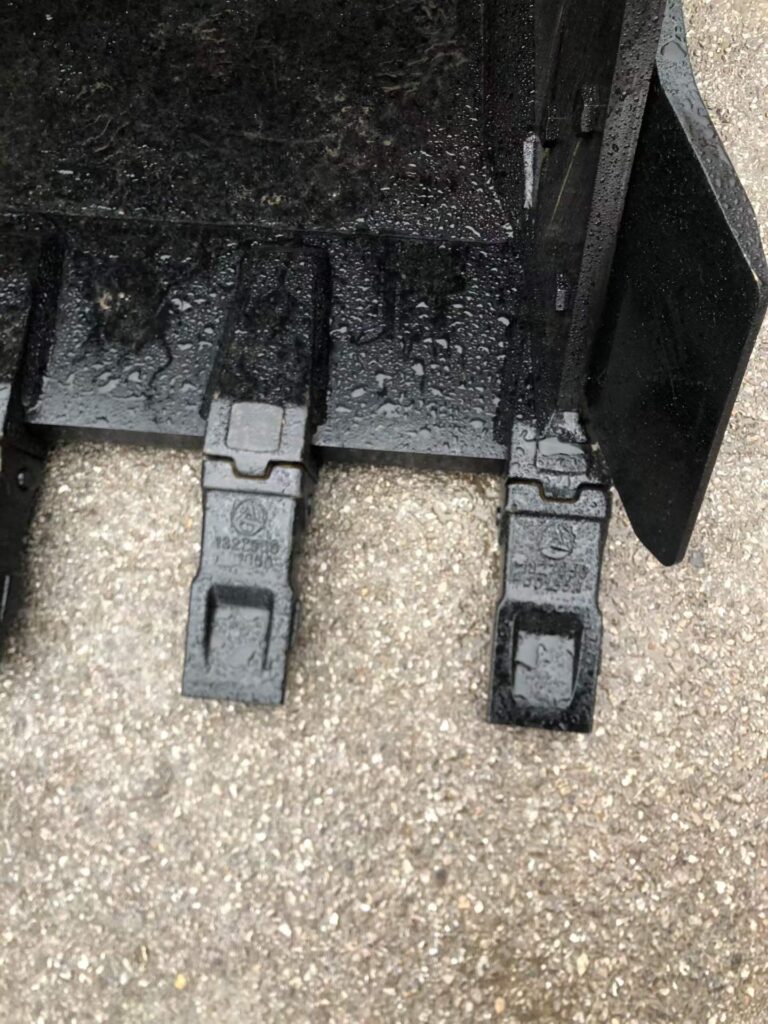 SANY Excavator Bucket spare parts photo 3