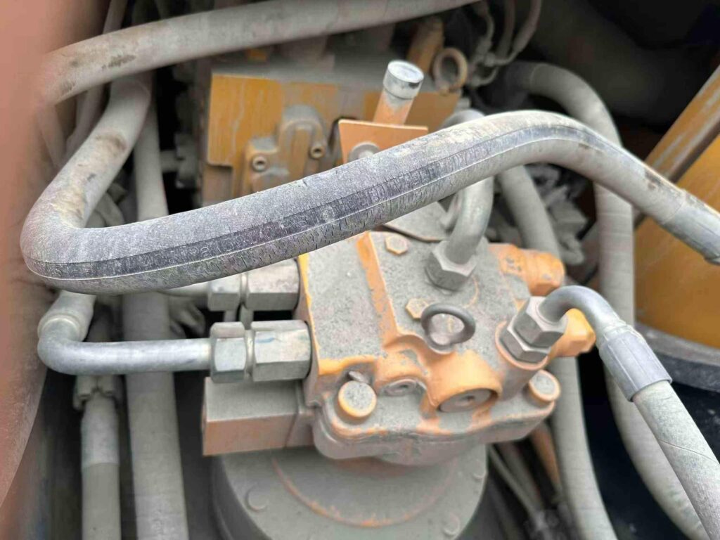 SANY SY215 used excavator photo 3