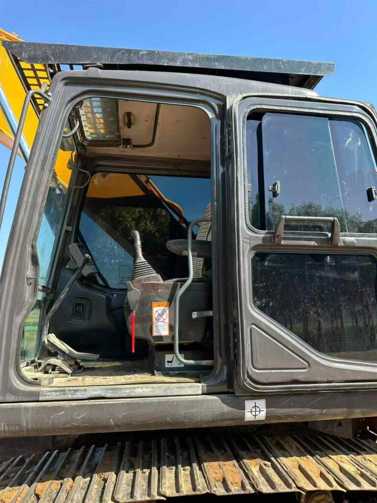 SANY SY215 used excavator photo 9
