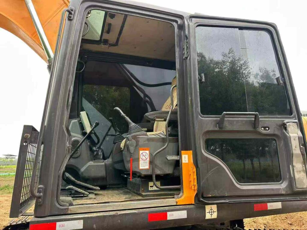 SANY SY215-9 used excavator photo 6