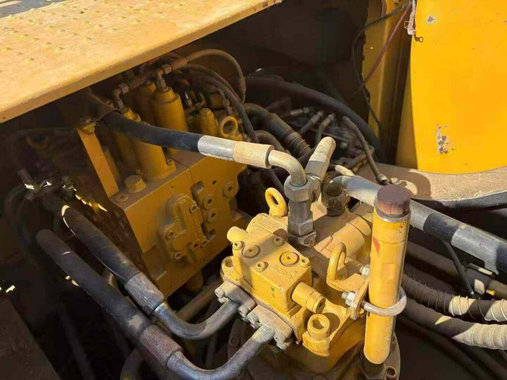 SANY SY245H used excavator photo 4