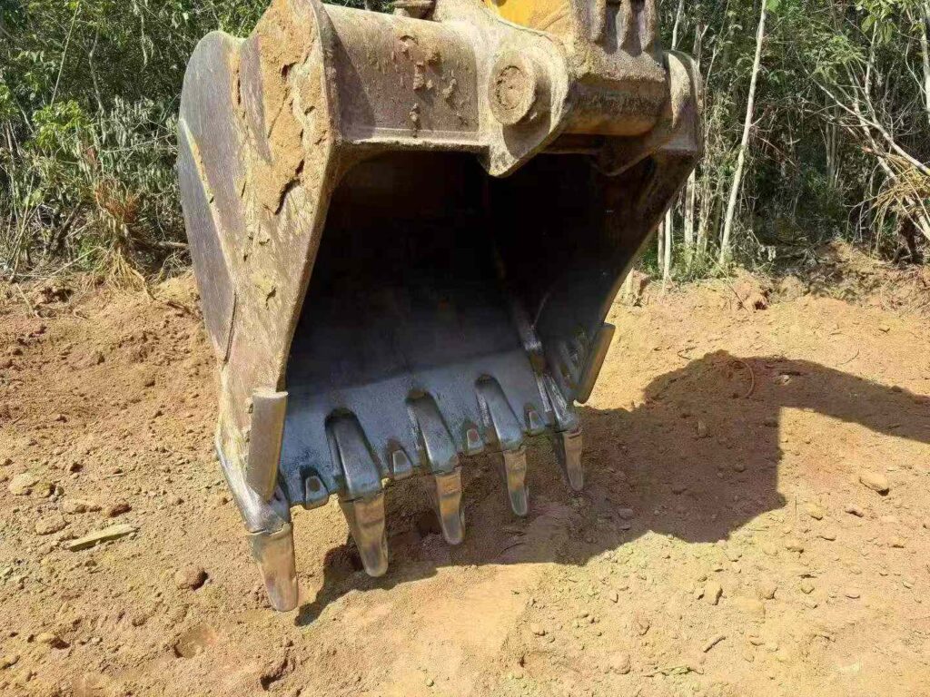 SANY SY245H used excavator photo 9