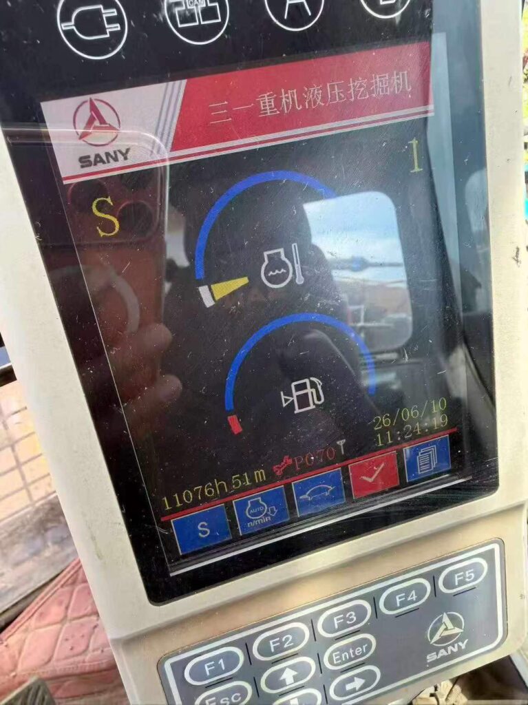 SANY SY305 used excavator photo 5