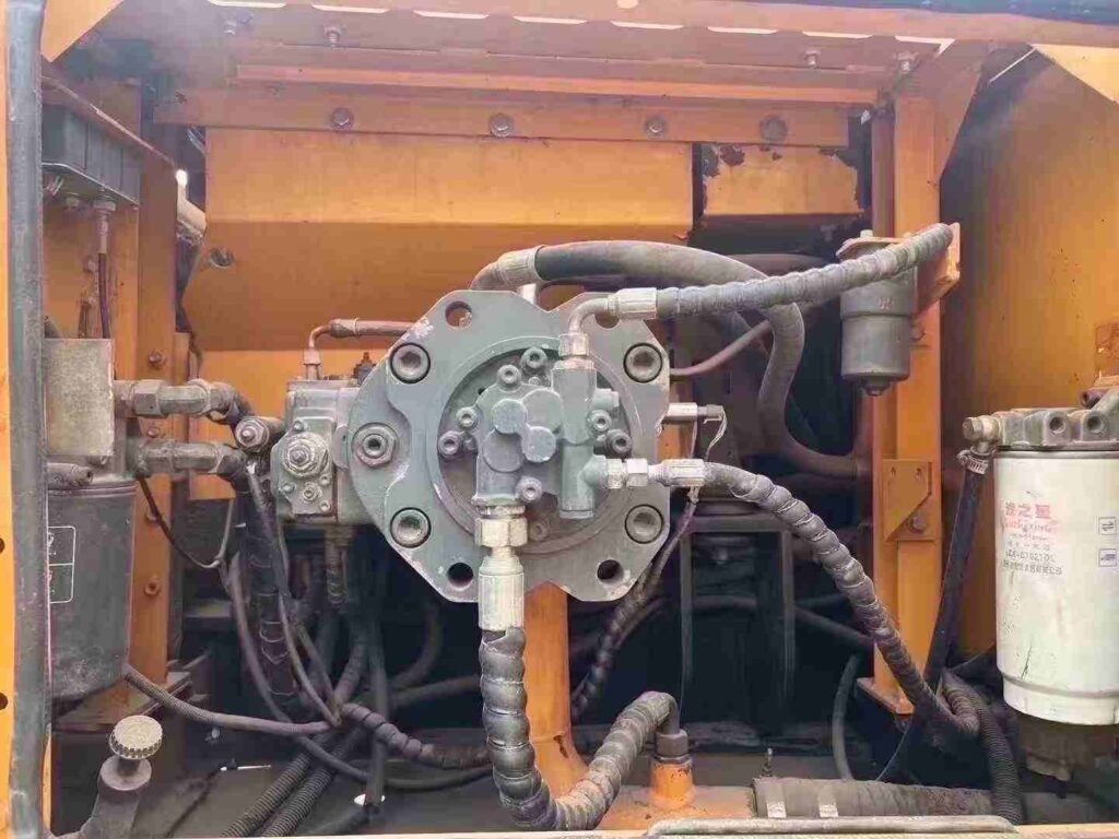 SANY SY305 used excavator photo 9