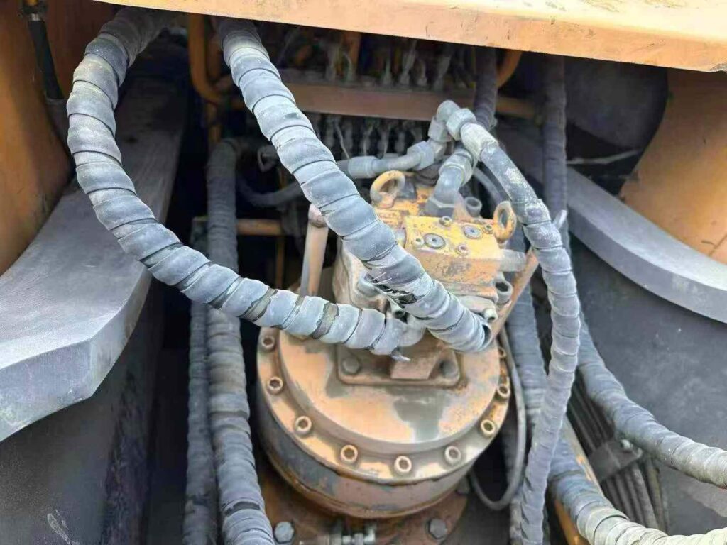SANY SY305 used excavator photo 8