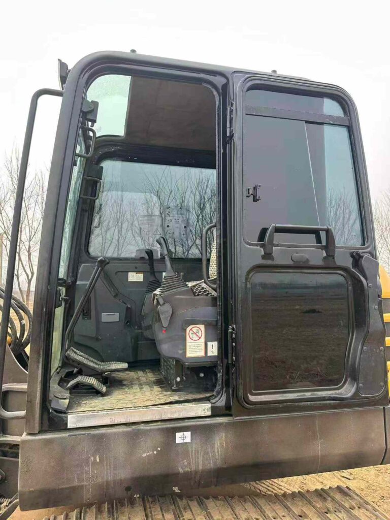 SANY SY60C used excavator photo 6