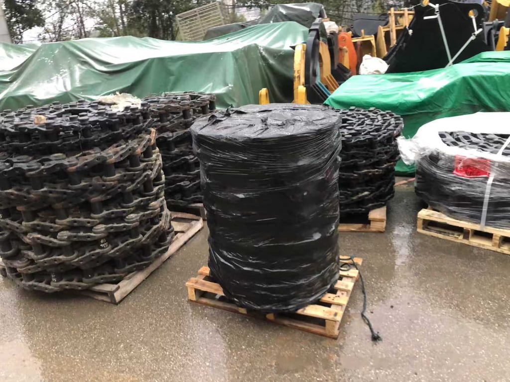 SANY, XCMG Track Chain Assembly spare parts photo 5