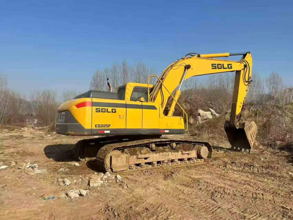SDLG E205 used excavator photo 3